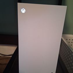 1yr Old Xbox Series X 1TB robot white edition With Controller 