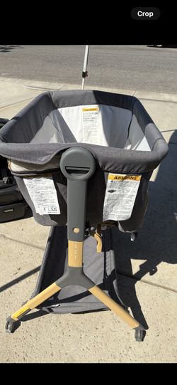 universal baby crib on wheels