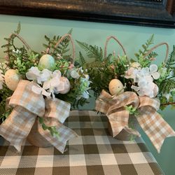  Burlap Wrapped Pots & Bunny Ears, Flowers, Eggs, Table Decoration W/ Easter Eggs & Ribbon
