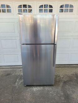 WHIRLPOOL REFRIGERATOR