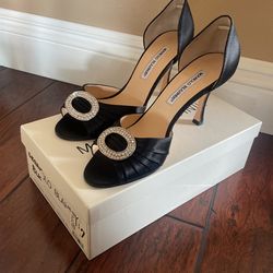 Manolo blahnik Black satin sedaraby