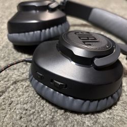 JBL Wired Headphones