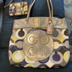 Coach Rare Bag With Wristlet