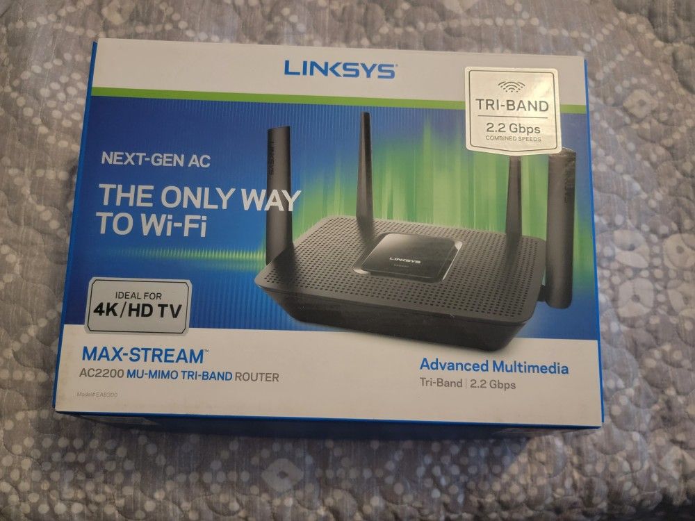 Linksys AE8300 (AC2200)