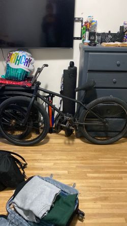 26in bike wanna get rid of it ASAP NO TRADES NO PRICE DROP 250 ONLY
