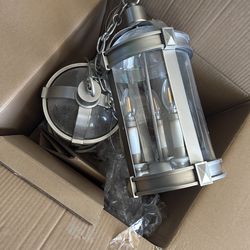 2 free pendant lights