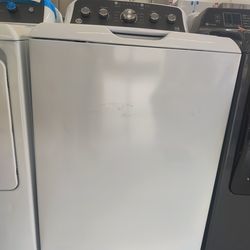 New GE
4.5 cu. ft. Top Load Washer in White with Dual Action Agitator and Cold Plus, Sanitize with O