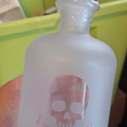 Skull & Cross Bones Decanter