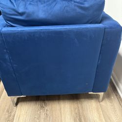 2 Sets Of Chairs For Living Room