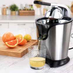 MegaChef Stainless Steel Electric Citrus Juicer: 160W Silver