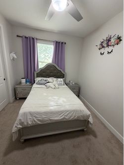 Silver/Gray Bedroom Set