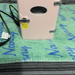 Mini Fridge Pink
