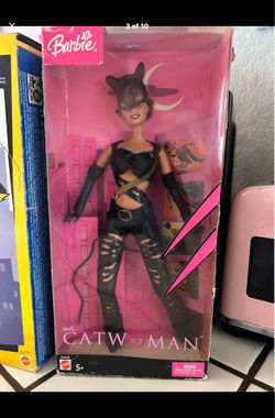Barbie collectibles like new but box is damaged
