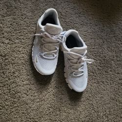 Nike Metcons Sz 5