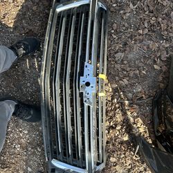 2022-24 CHEVY TRAVERSE GRILLE OEM