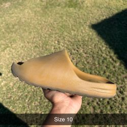 Yeezy Slide Size 10