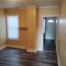 3 Beds 1 Bath Townhouse 