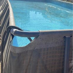 Huge swimming pool $1400  Obo No Lowballing cash only