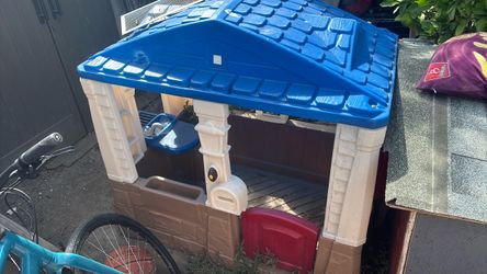 Step2 Kids Plastic Outdoor Playhouse