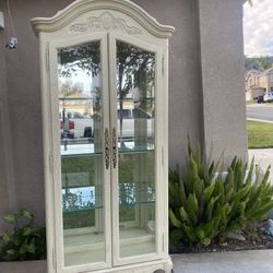 Selling This Beautiful 3 Shelf Wooden Display Cabinet “ American Martinsville “