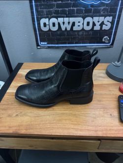 Gator print boots size 13