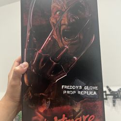 Freddy Glove 