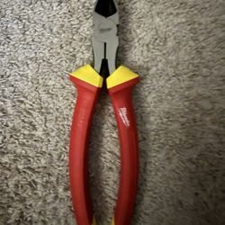 Milwaukee 1000v Insulated 8in Diagonal Pliers 48-22-2208