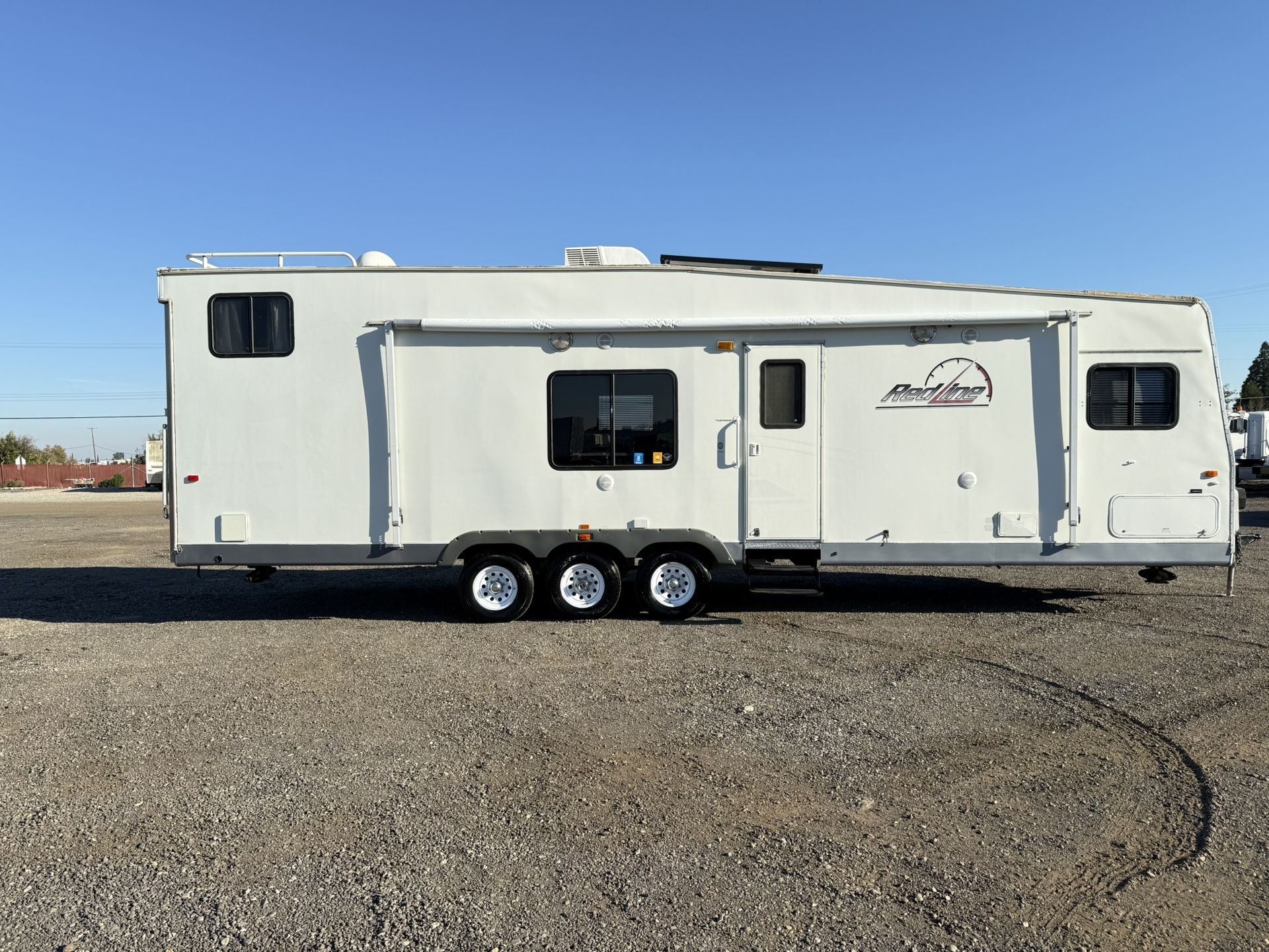 2008 Fleetwood Redline Toy Hauler 36’