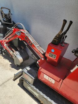 MINI ESCAVATOR