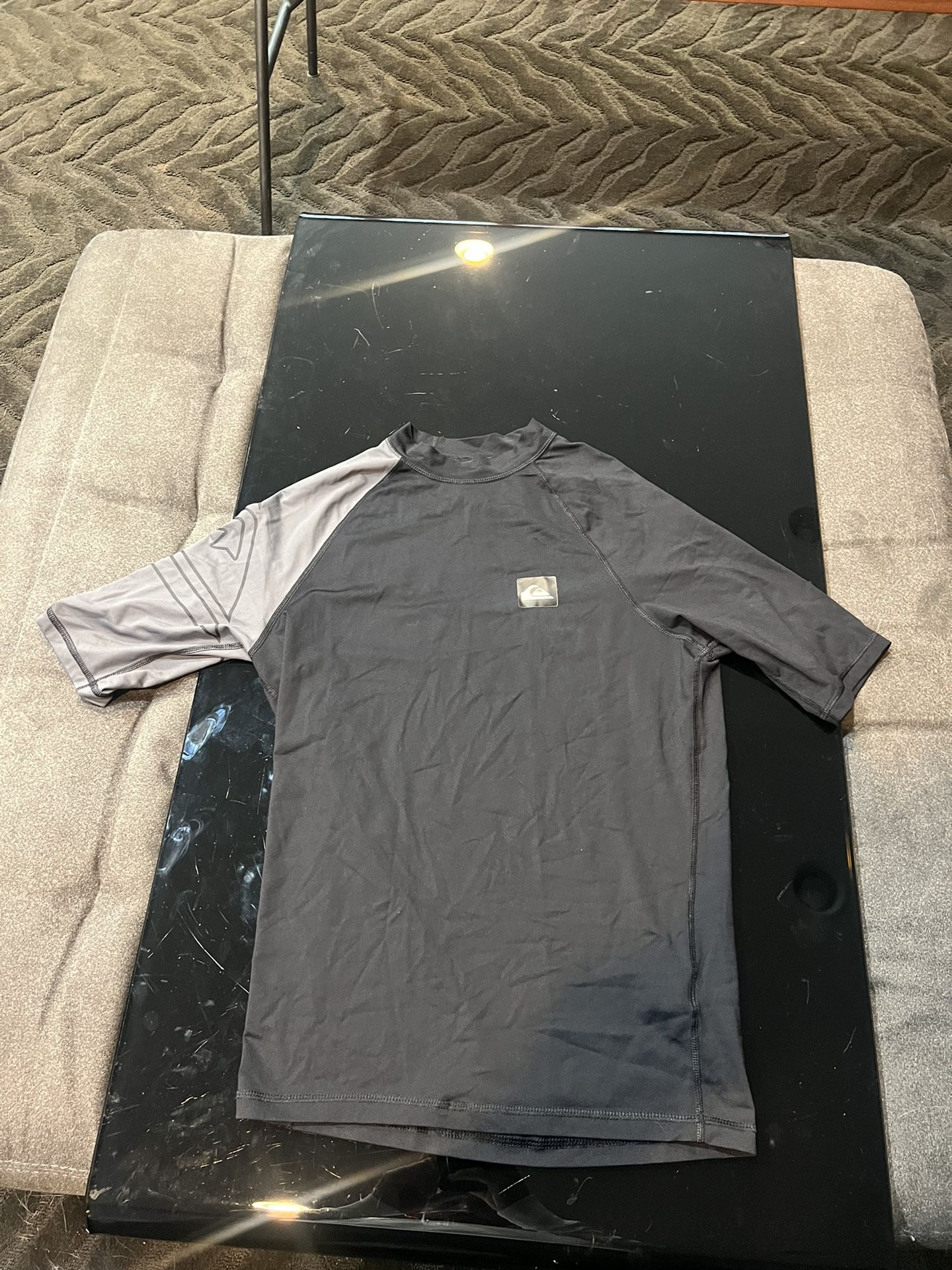 Men’s Rash guard - Quiksilver Size Large (3 Available)