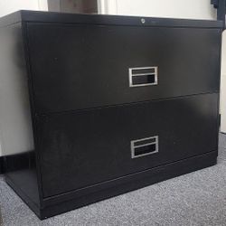 HON 600 Series 2-Drawer Lateral File Cabinet – Excellent Condition