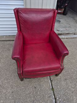 Nicely designed leather chair