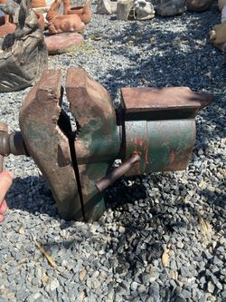 Vintage Cole Tool Mfg. Chicago ill. Pipe Vise! 