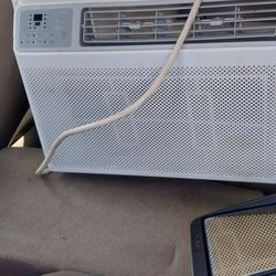WINDOW AC UNIT