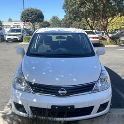 Nissan Versa 2011