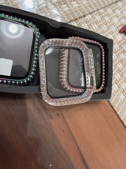 Free Apple/ Samsung watch cases