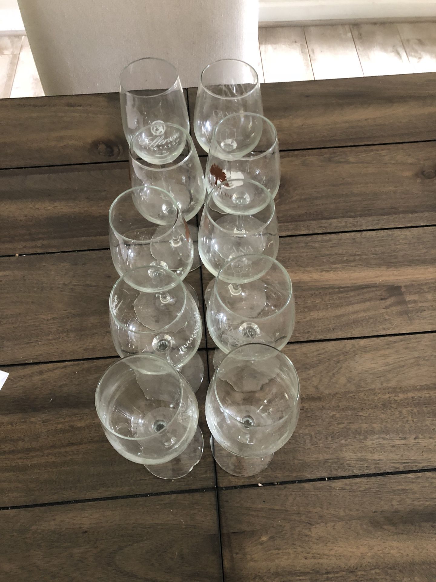 10 wine glasses