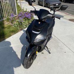 2023 Amigo Scooter 150cc Matte Black Moped New 