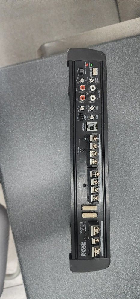 4/3/2 Channel OX4.400 Boss Amplifier 2ohm