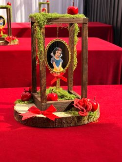 Snow White Centerpieces