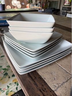 Dinnerware sets