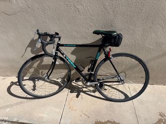 Trek 1200 Aluminum Road Bike (53cm Medium) Vinatge
