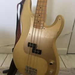 Fender Precision Bass – Vintage Style w/ Anodized Gold Pickguard