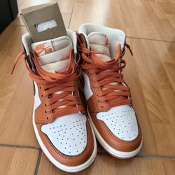 WMNS Air Jordan 1 High OG ‘Starfish’