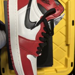 Jordan 1 Chicago & Black Toe Size 8.5 Brand New No Box 