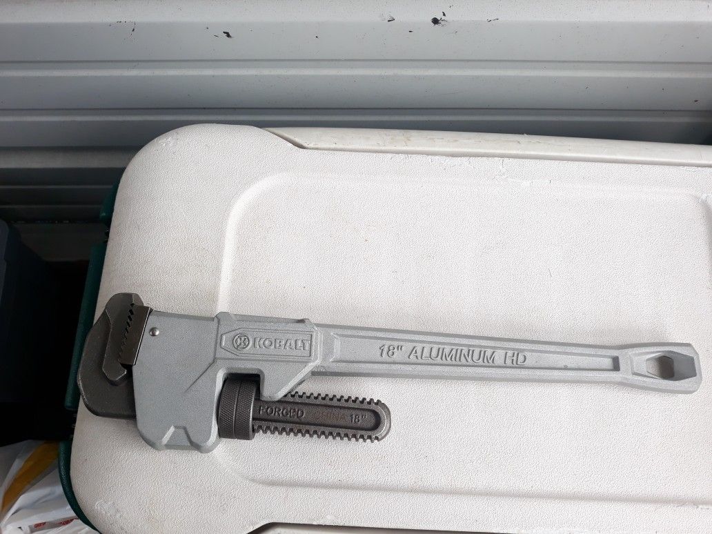 Kobalt 18" Aluminum Pipe Wrench,like New.