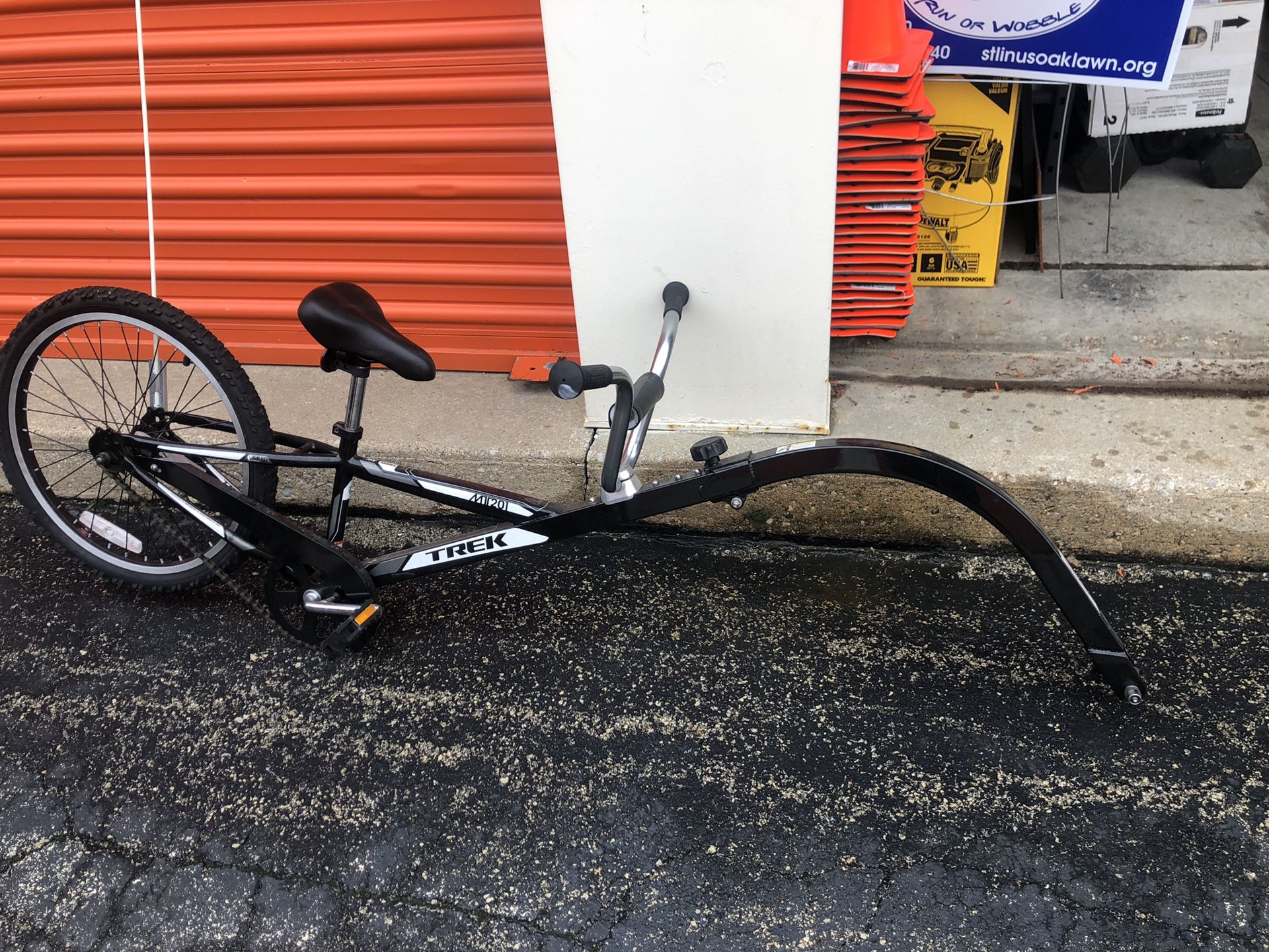 Trek Kids tag a long