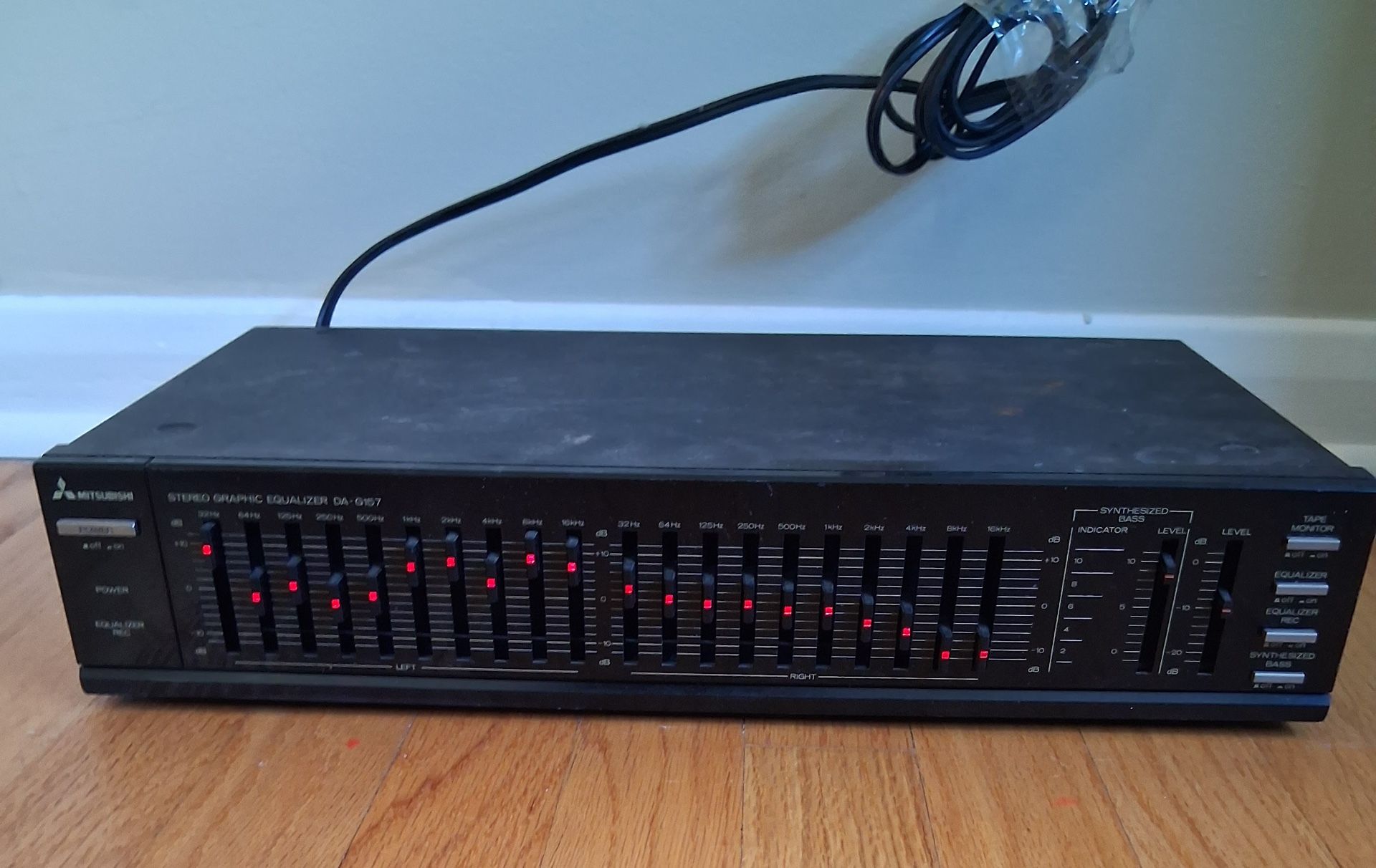 Vintage Mitsubishi DA-G157 10-Band Stereo Graphic Equalizer – Clean Sound