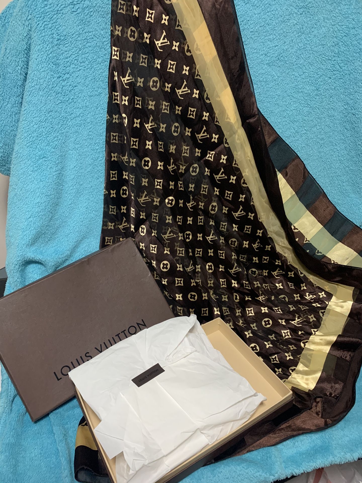 LV Louis VUITTON Scarf | Color: Brown