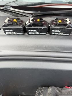 Makita Lights And Sawzall With 3 Batteries